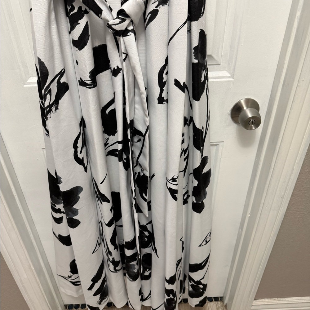 Ralph Lauren Black and White Floral Skirt Scoop Neck Gown Size 12 RETAIL $325 - Picture 4 of 16